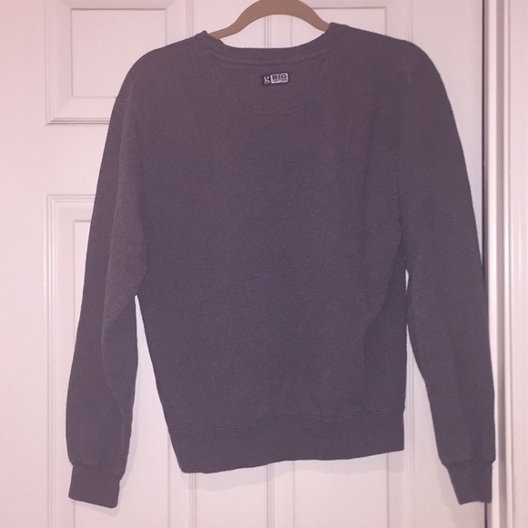 University of Washington Sweatshirt - Picture 3 of 3